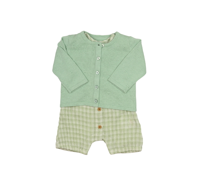 Zelený overal a propínací svetřík 