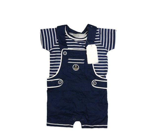 Nové modré triko a lacláče 