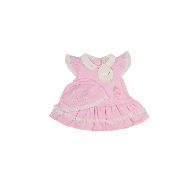 Nové růžové šaty a klobouk