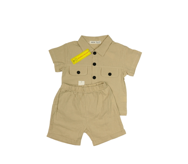 Nová hnědá košile a kraťasy