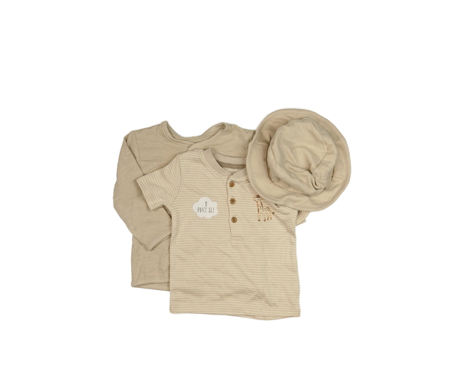 Hnědé triko, mikinka na patenty a klobouk George