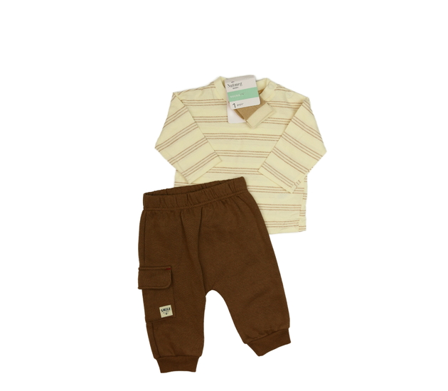 Nové hnědé triko, tepláky a ponožky Nutmeg