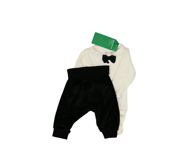 Nové společenské body s motýlkem a legíny H&M