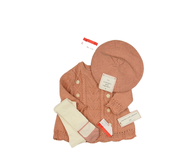 Nové růžové svetrové šaty, čepice a punčocháče 