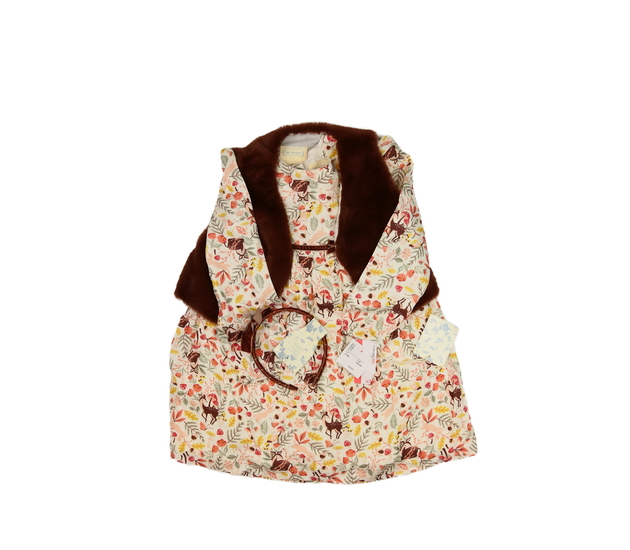 Nové šaty, vesta a čelenka 