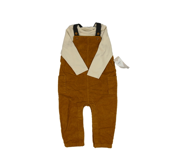 Nové body a manšestrové kalhoty M&S