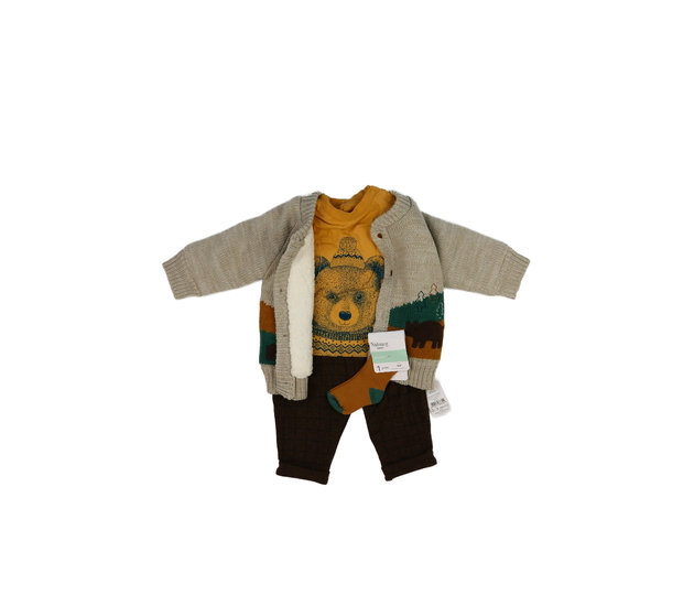 Nový set triko, kalhoty, mikina a ponožky 