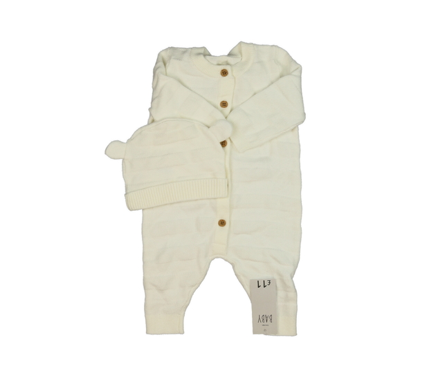 Nový krémový overal a čepička George