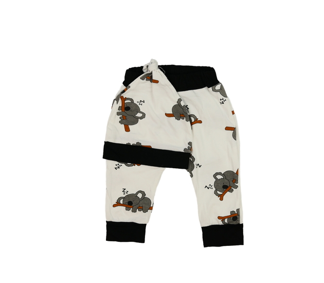 Krémové legíny a čepička s koalou 