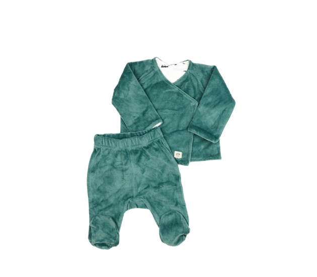 Modrá mikina a teplejší capáčky 