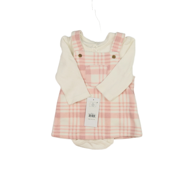 Nové růžové šaty a bílé body George