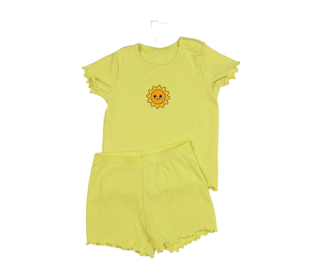 Žluté letní triko a kraťasy George