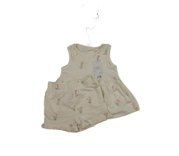 Nové letní tílko a kraťasy s květinami George