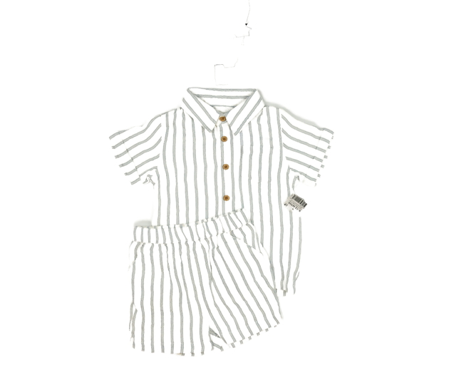 Nové pruhované kraťasy a košile 