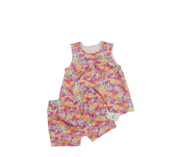 Nové květinové tílko a kraťasy Nutmeg