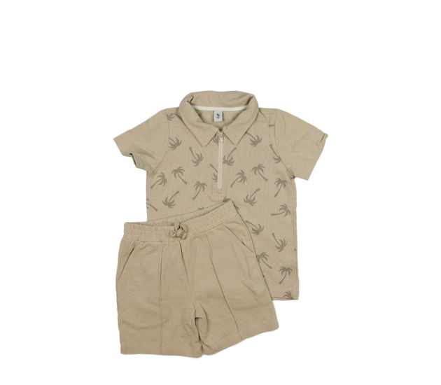 Hnědé triko s límečkem a kraťasy Tu 