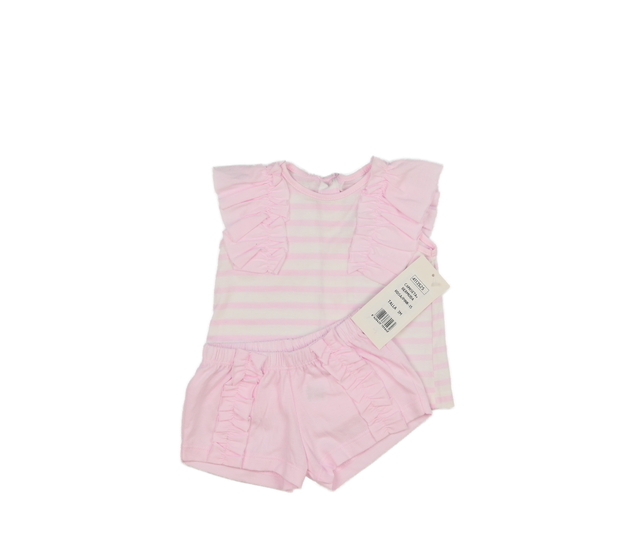 Nové růžové triko a kraťasy