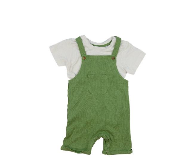 Nový zelený overal a bílé triko 