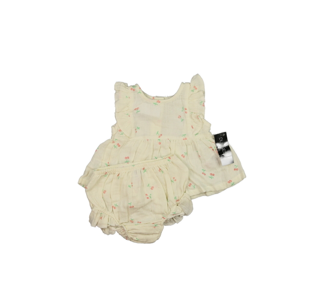 Nová krémová halenka a kalhotky s třešněmi 