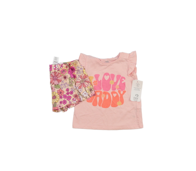 Nové růžové triko a květinové kraťasy F&F