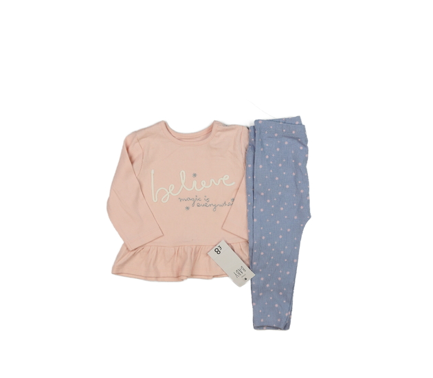 Nové růžové triko a modré legíny George