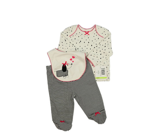 Nové triko, capáčky a bryndák