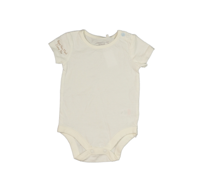 Bílé body s nápisem na rukávu Tu