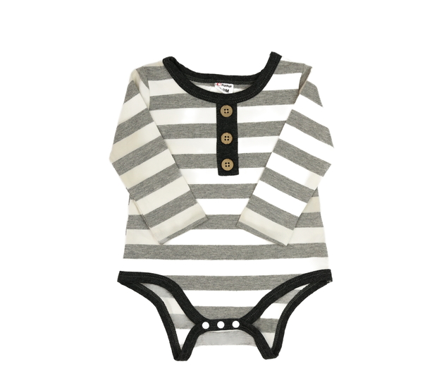 Šedobílé pruhované body