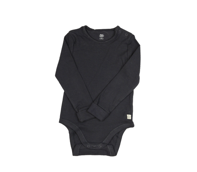 Tmavě šedé žebrované body F&F