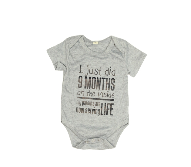 Šedé body s vtipným nápisem