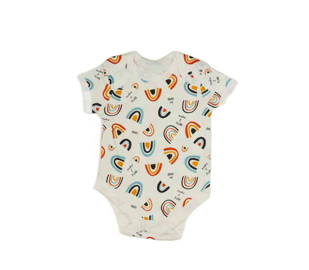 Bílé body s barevnými obrázky duhy