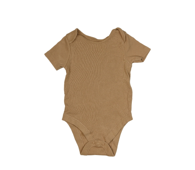 Hnědé žebrované body M&S