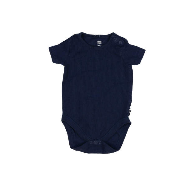 Tmavě modré žebrované body F&F