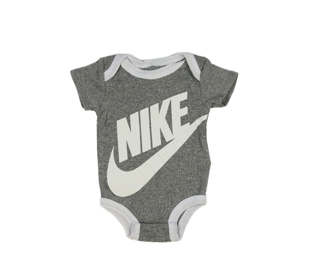 Šedo-bílé body Nike 