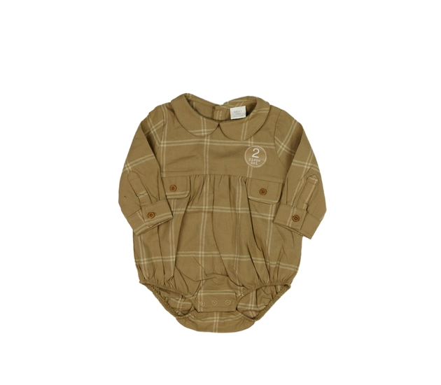 Hnědé body s límečkem Next