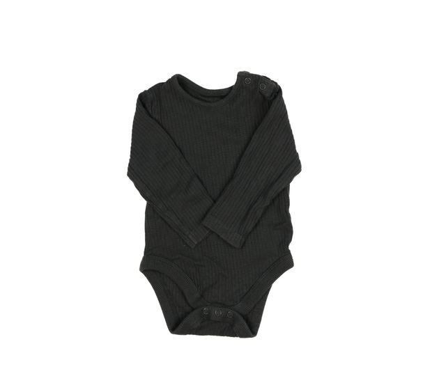 Šedé žebrované body George