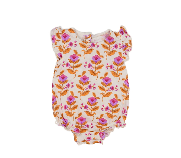 Krémové květinové body Nutmeg