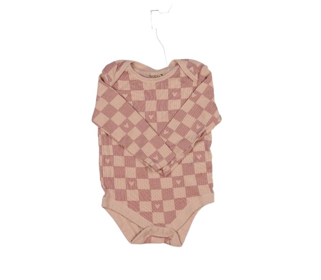 Růžové kostkované body Tu  