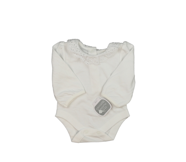 Nové bílé body s límečkem Nutmeg