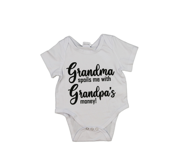 Bílé body s vtipným nápisem 