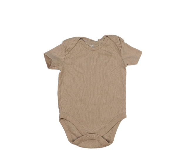 Hnědé žebrované body F&F