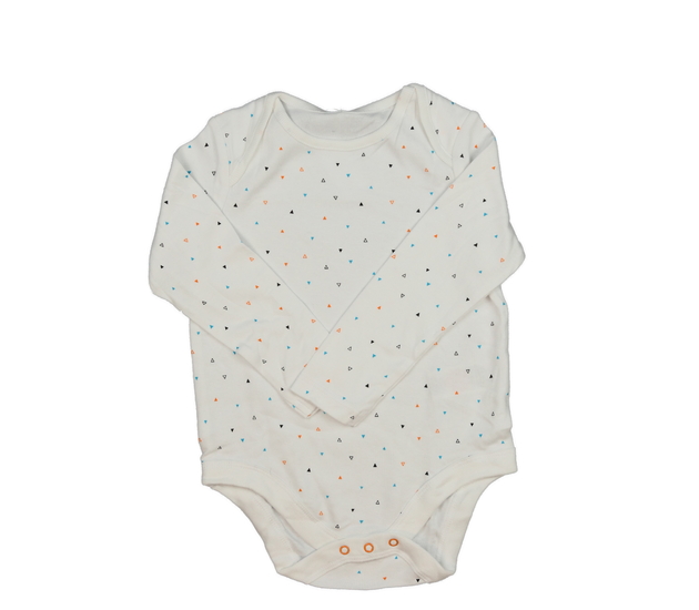 Bílé body s trojúhelníky F&F