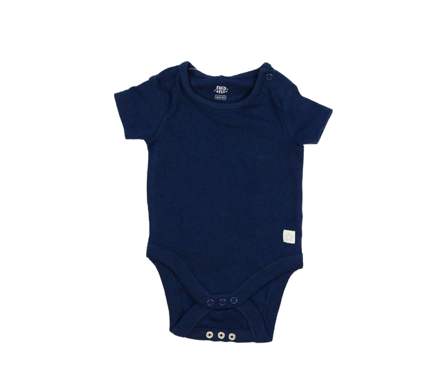 Tmavě modré body F&F