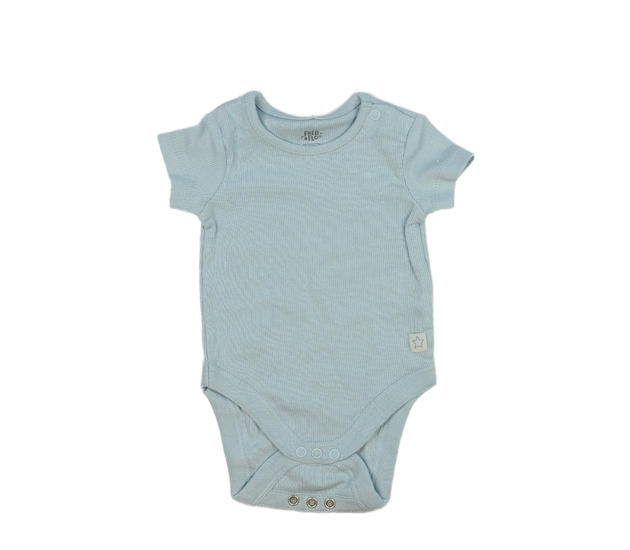 Modré žebrované body F&F