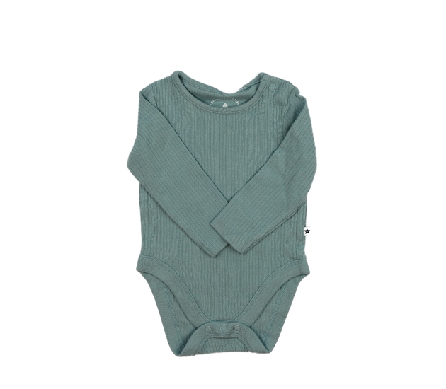Modré žebrované body F&F