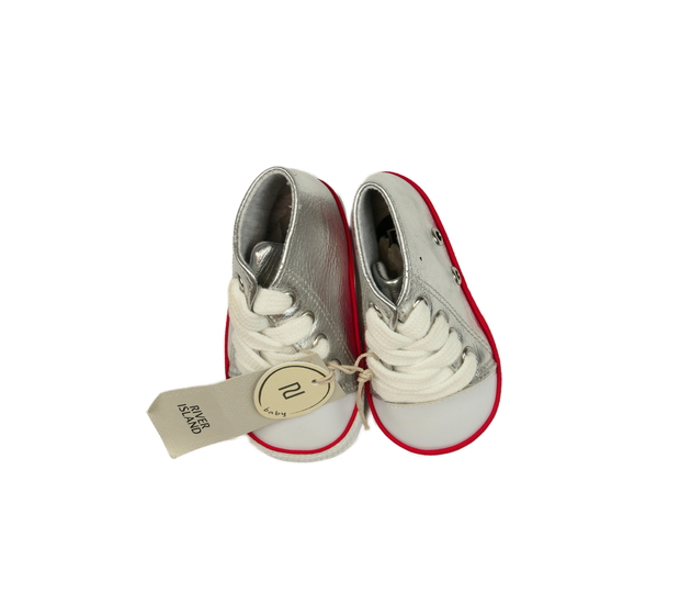 Nové stříbrné tenisky River Island