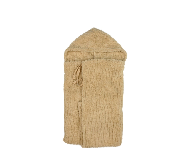 Hnědá chlupatá zavinovačka 