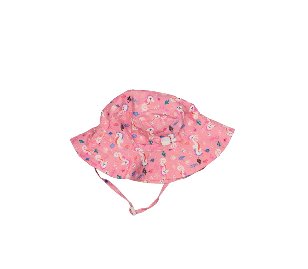 Růžový klobouk s úchytem pod krk