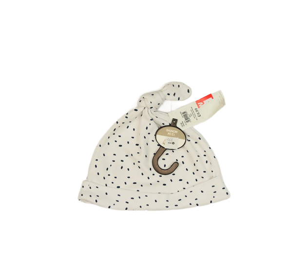 Nová bílá čepička s tmavými puntíky M&Co