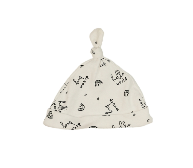 Bílá bavlněná čepička s nápisy 